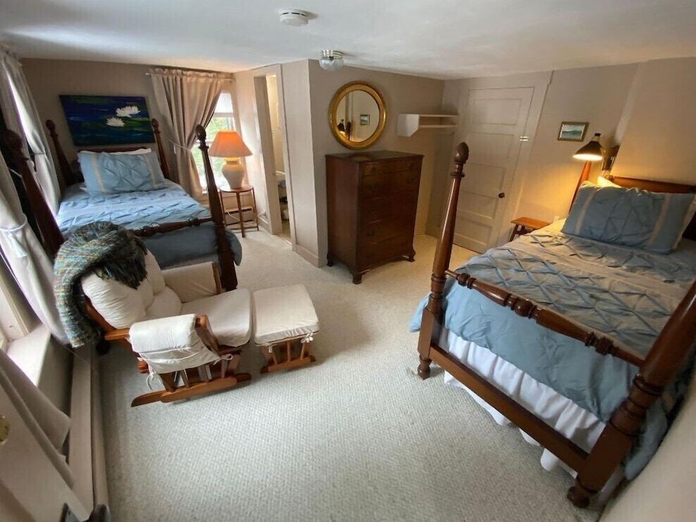 Follansbee Inn 22/72