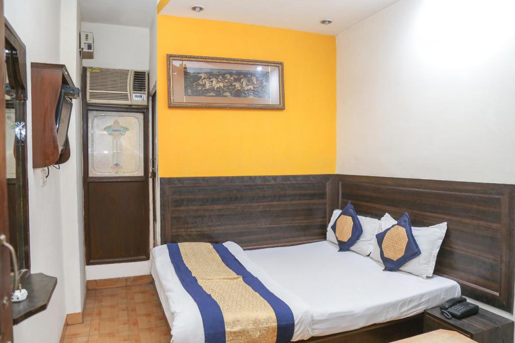 Hotel Konark 8/25