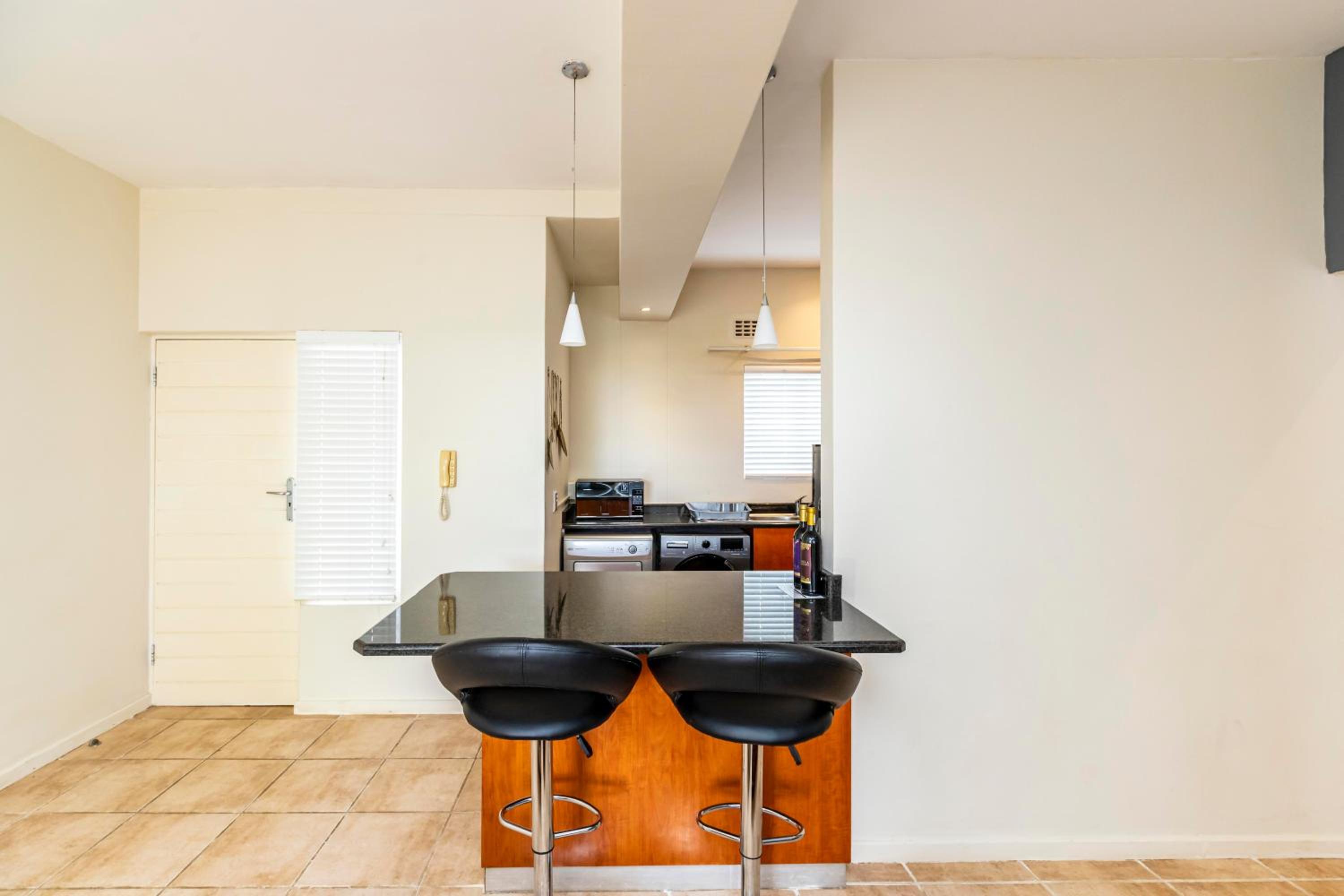 Modern Executive Unit 5/50