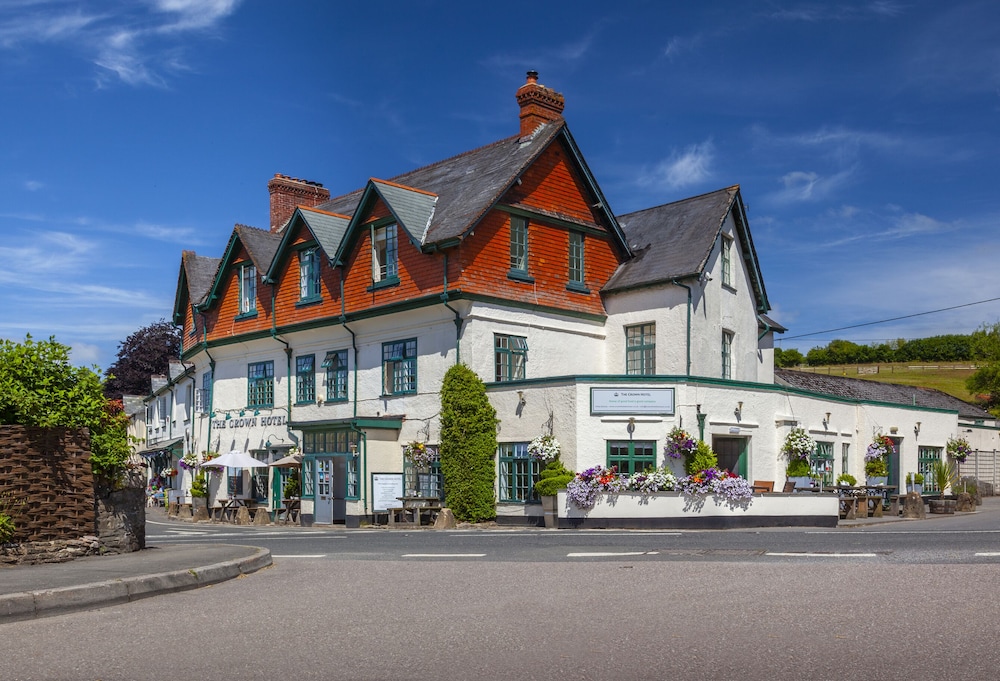 The Crown Hotel 1/17
