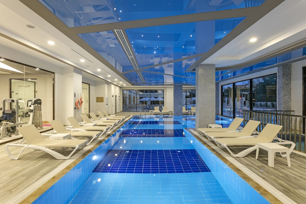 Glamour Resort Spa 9/70