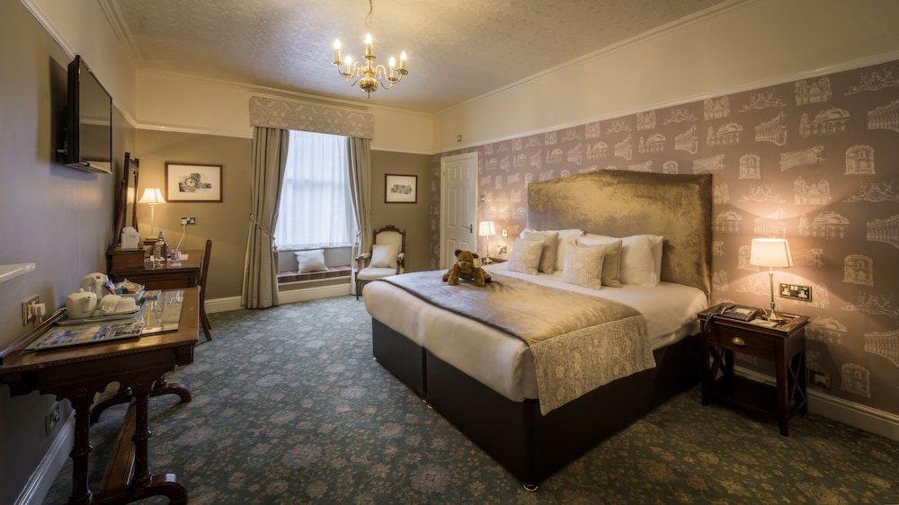 Old Hall Hotel 12/70
