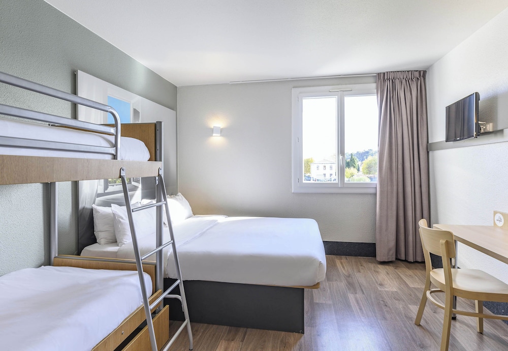 Room, Quadruple, 1 Double and 2 Bunk Beds