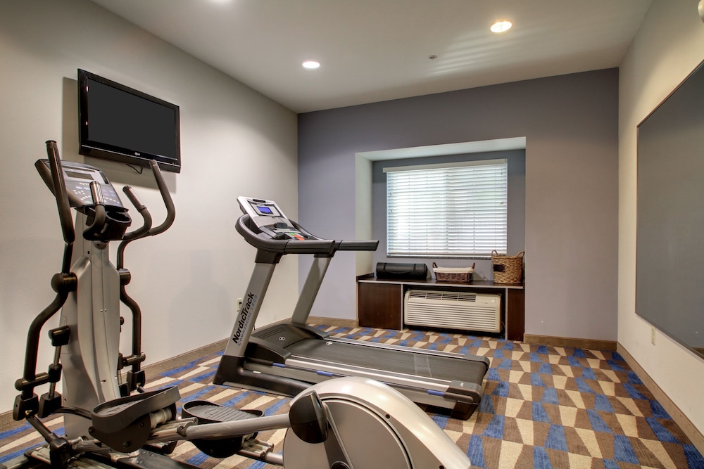 Microtel Inn & Suites Tuscaloosa Near University 22/30
