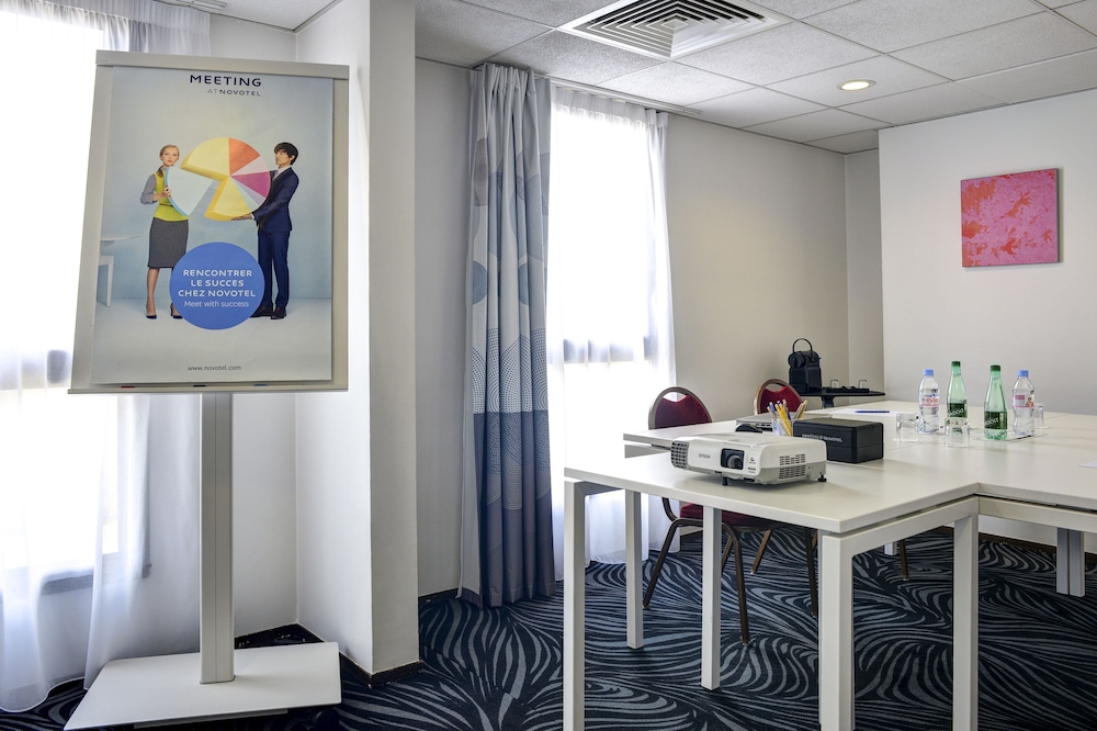 Novotel Paris Suresnes Longchamp 10/48