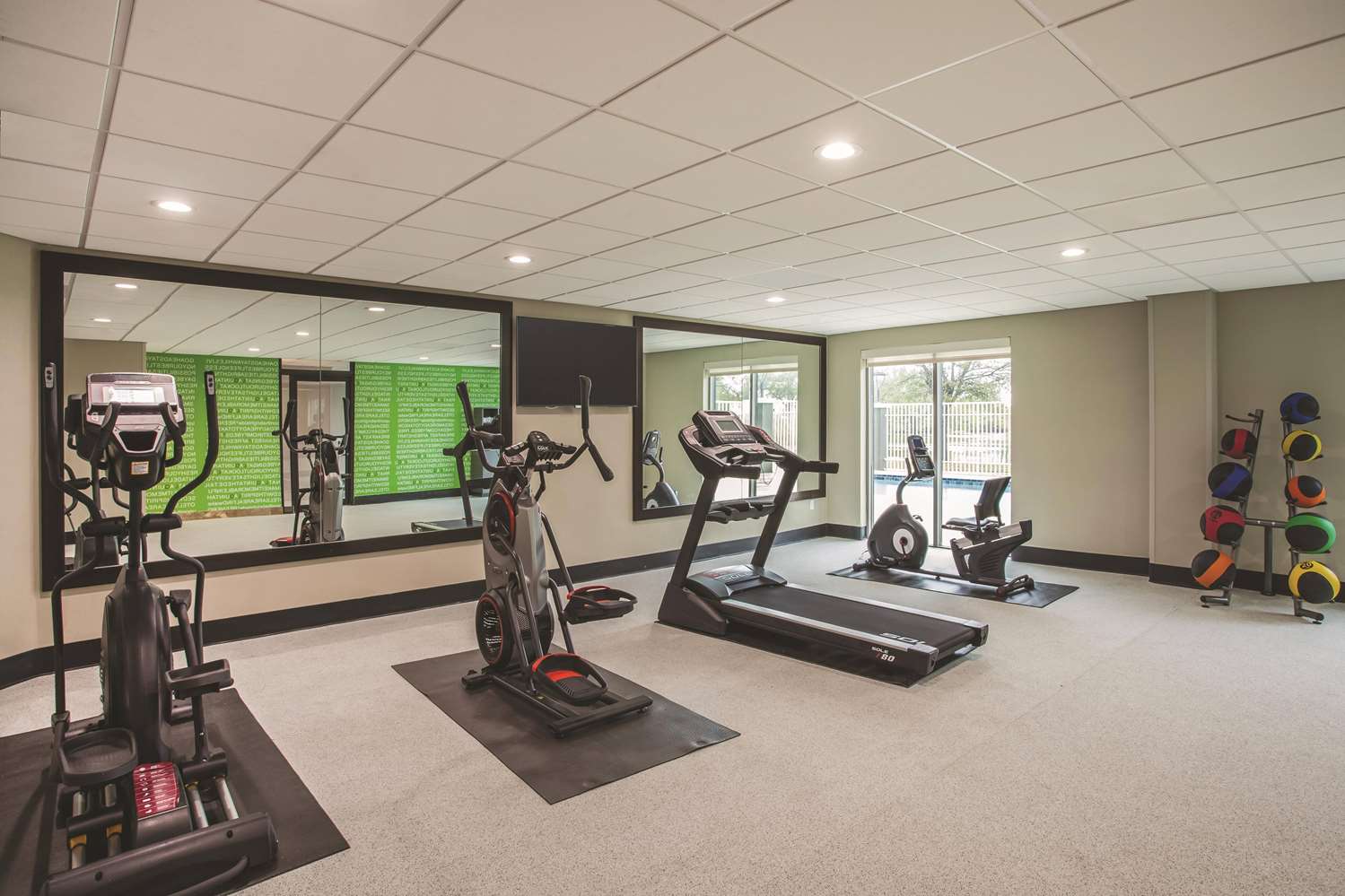 Comfort Inn & Suites Clearwater South 4/14