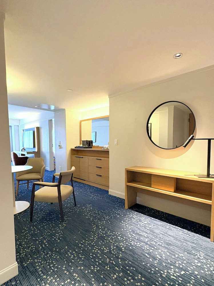 Virginia Guesthouse Hotel and Conference Center 21/50