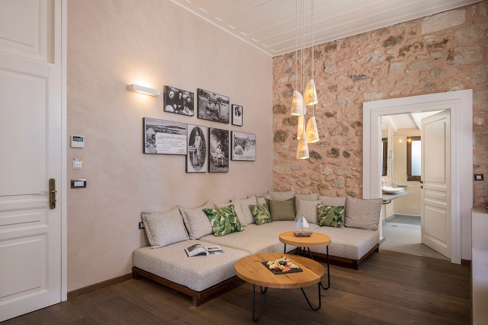 Ambassadors Residence 27/50