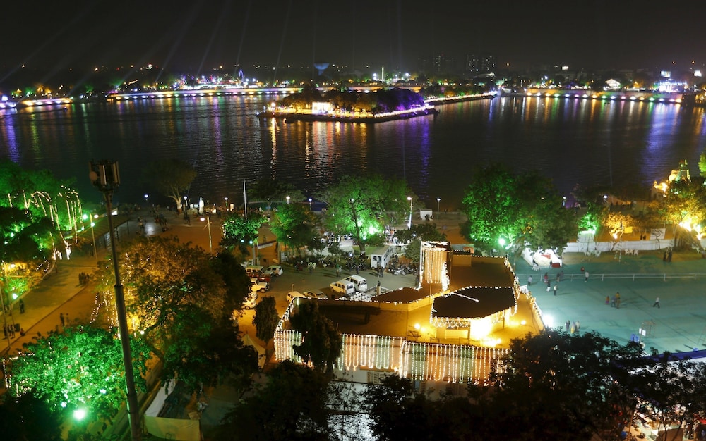 Hotel Suvidha 10/12
