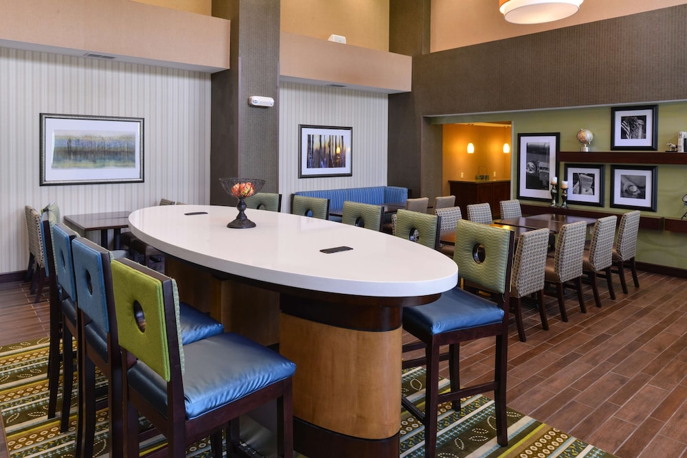 Hampton Inn & Suites St. Louis-Edwardsville 54/69
