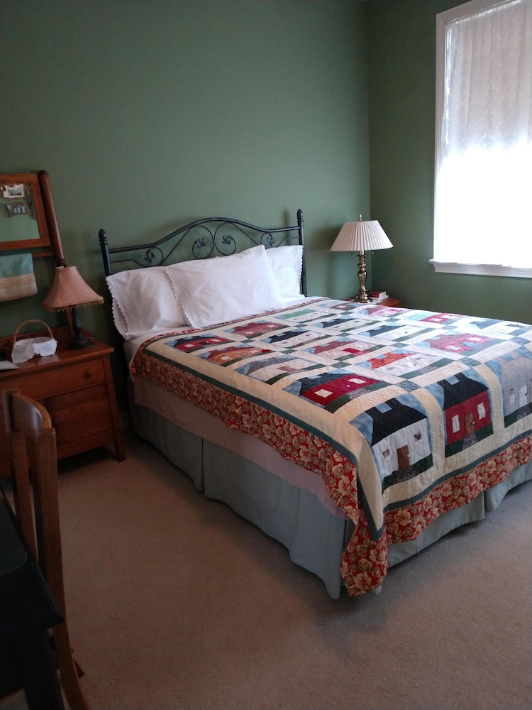 Haynes Bed and Breakfast 12/33