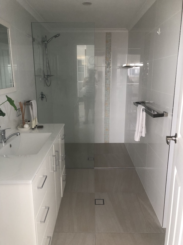 Atrium Resort 70/70