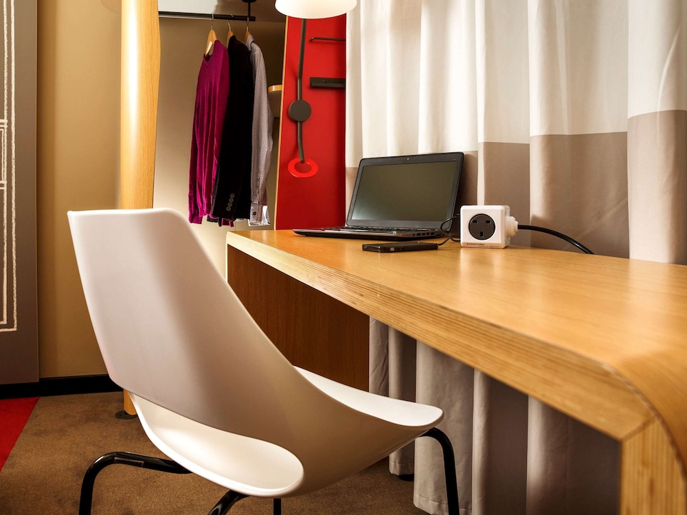 Ibis Swansea 55/63
