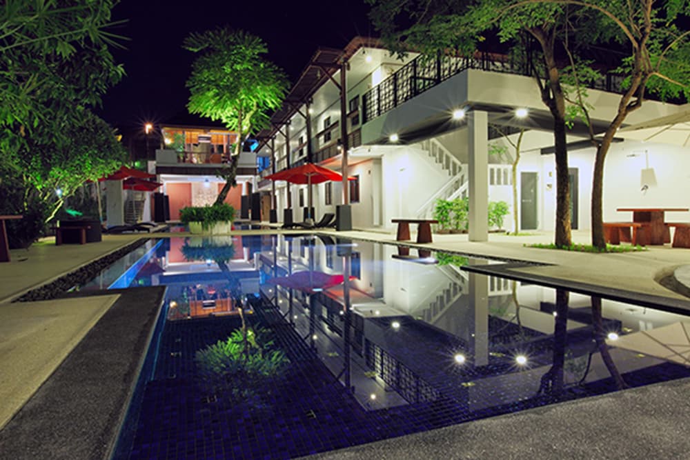 SURINTRA BOUTIQUE RESORT 23/25