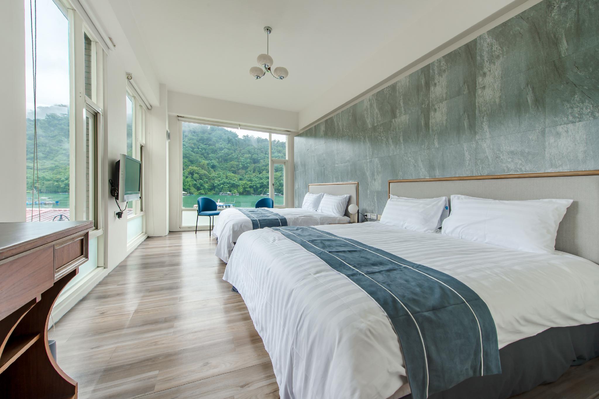 Superior, Quadruple, 2 Double Beds, Partial Lake View