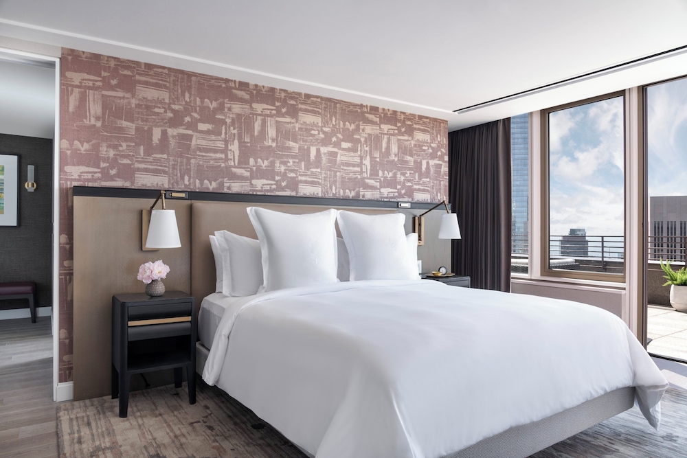 SKYLINE, SIGNATURE, SUITE, TERRACE