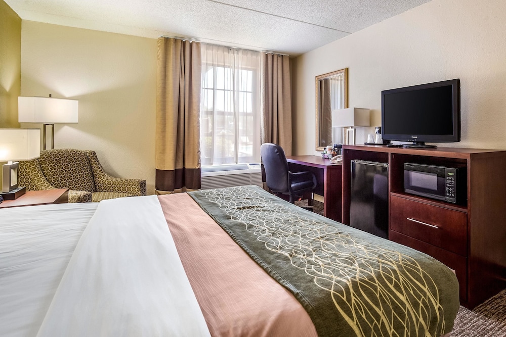 Comfort Inn Newport News VA 18/30