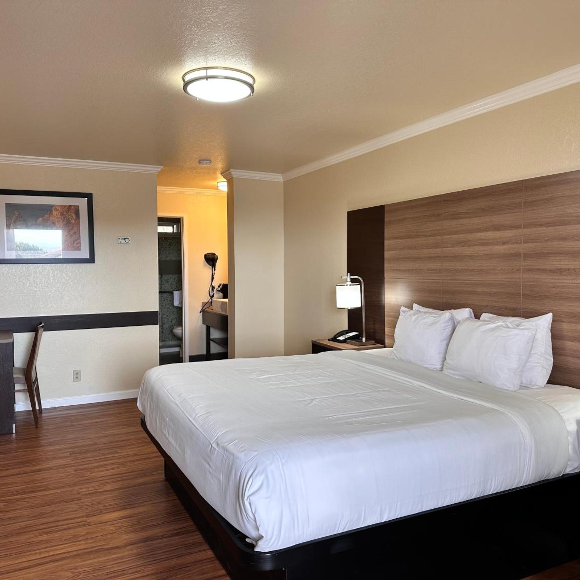 Beachwalker Inn Cayucos 11/25