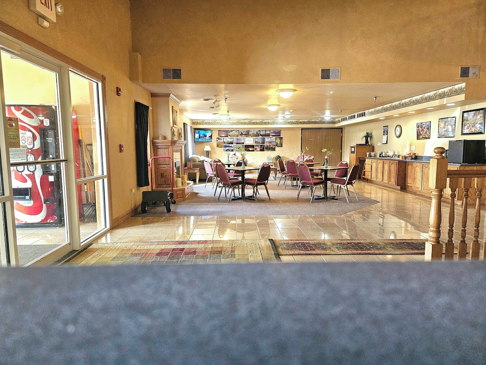 Park View Inn And Suites And Conference Center 9/65