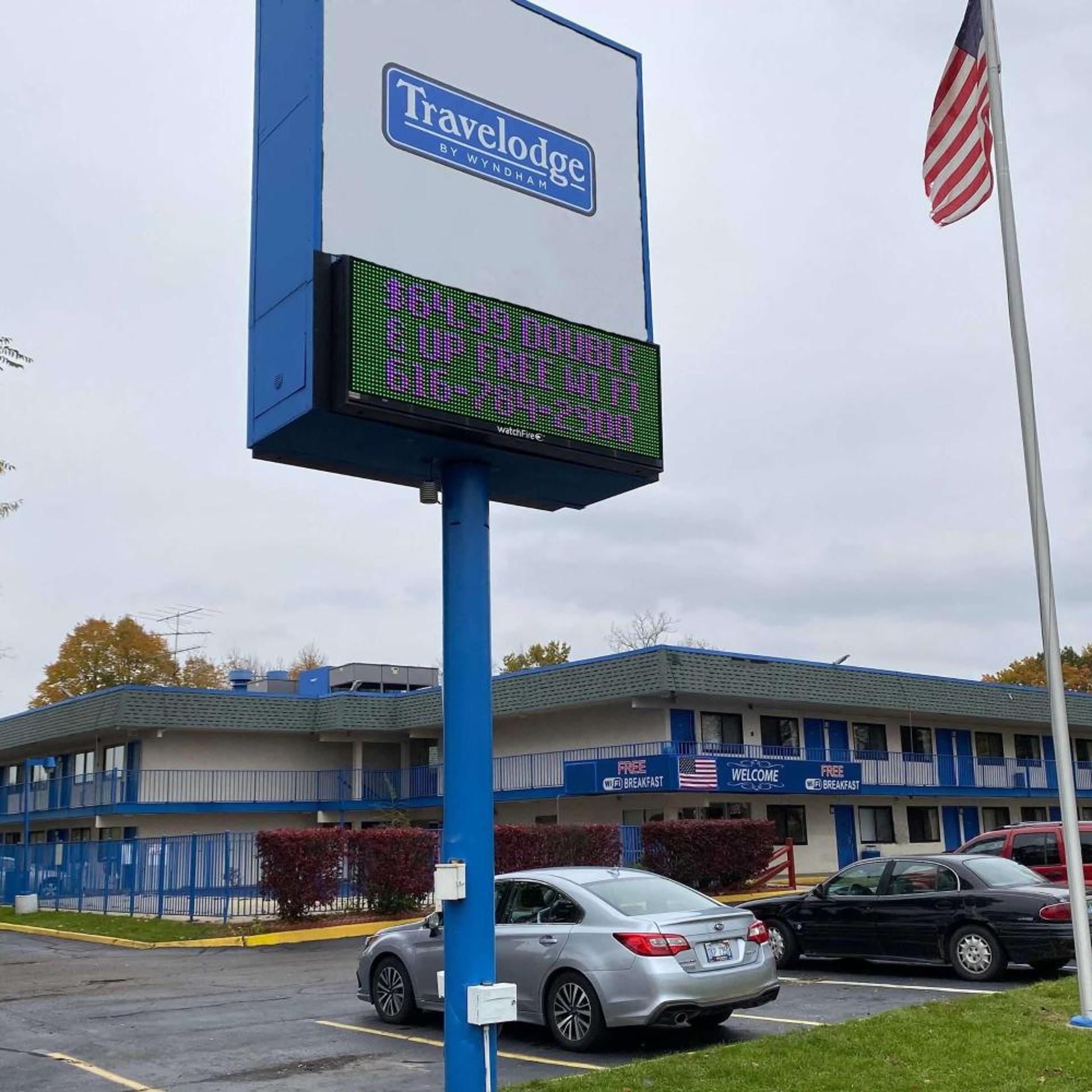 Travelodge by Wyndham Grand Rapids North 23/27