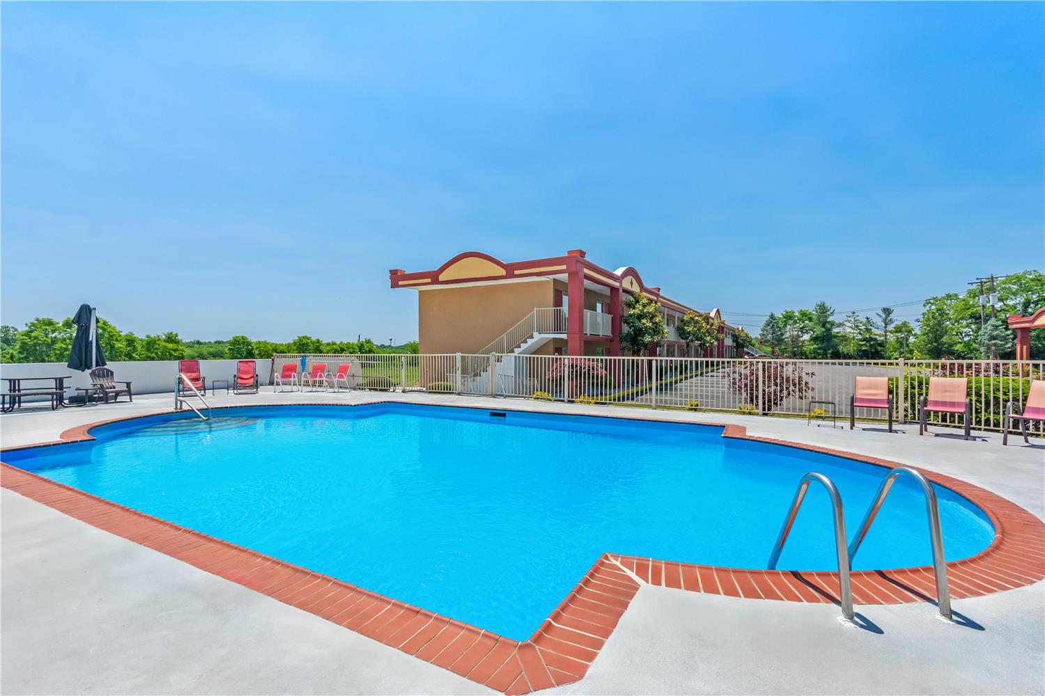 Americas Best Value Inn & Suites Williamstown 34/61