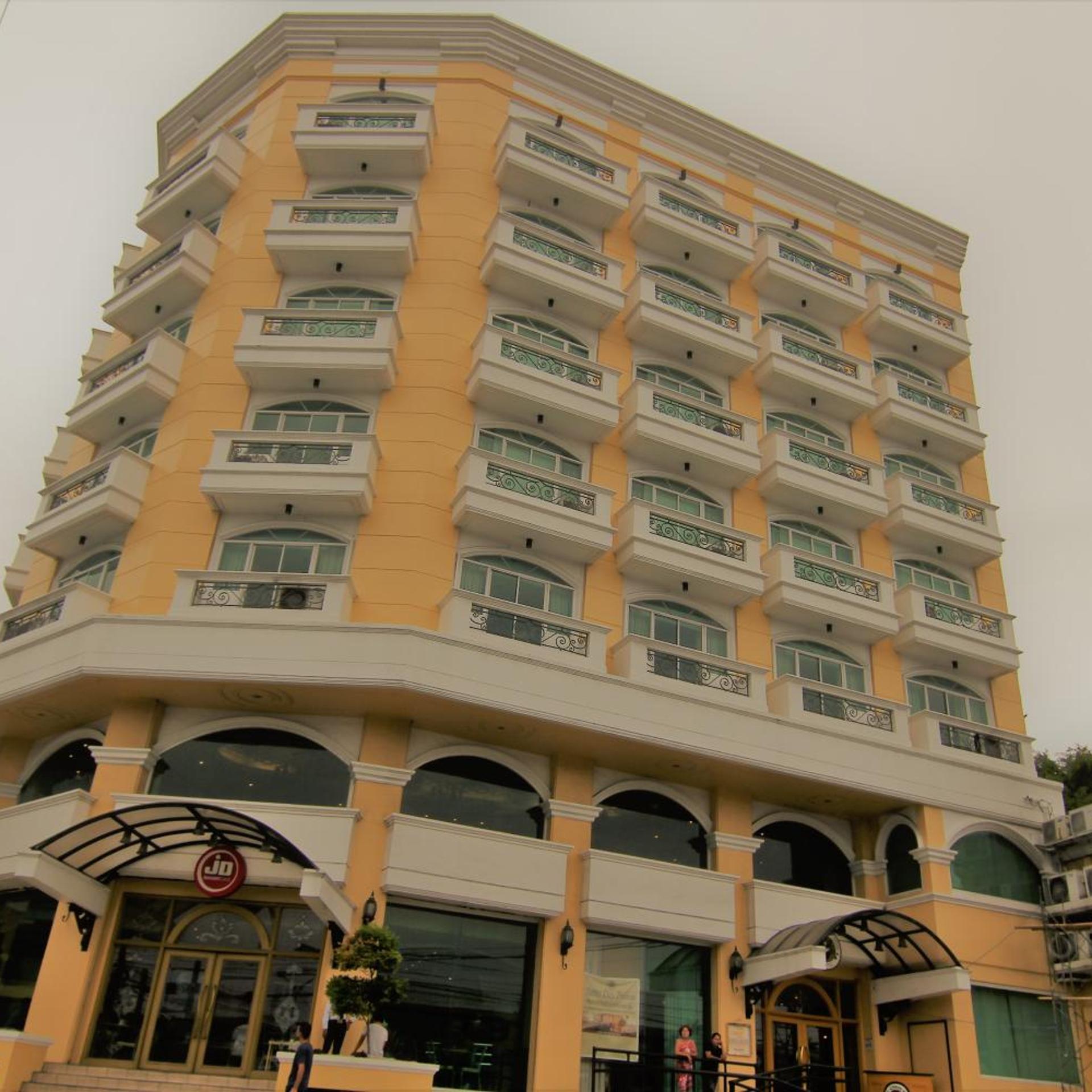 The Grand Dame Hotel 2/92