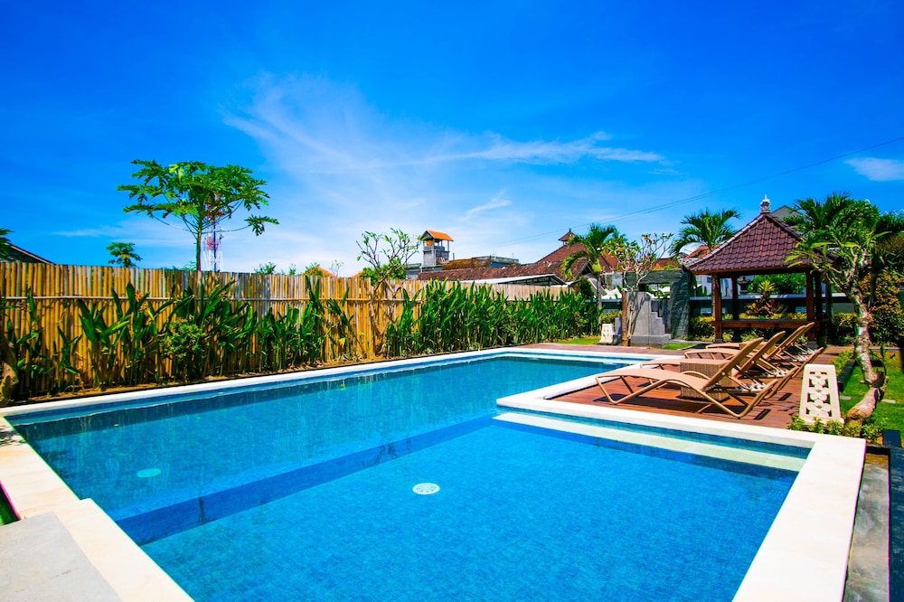 Sri Kandi Inn 33/33