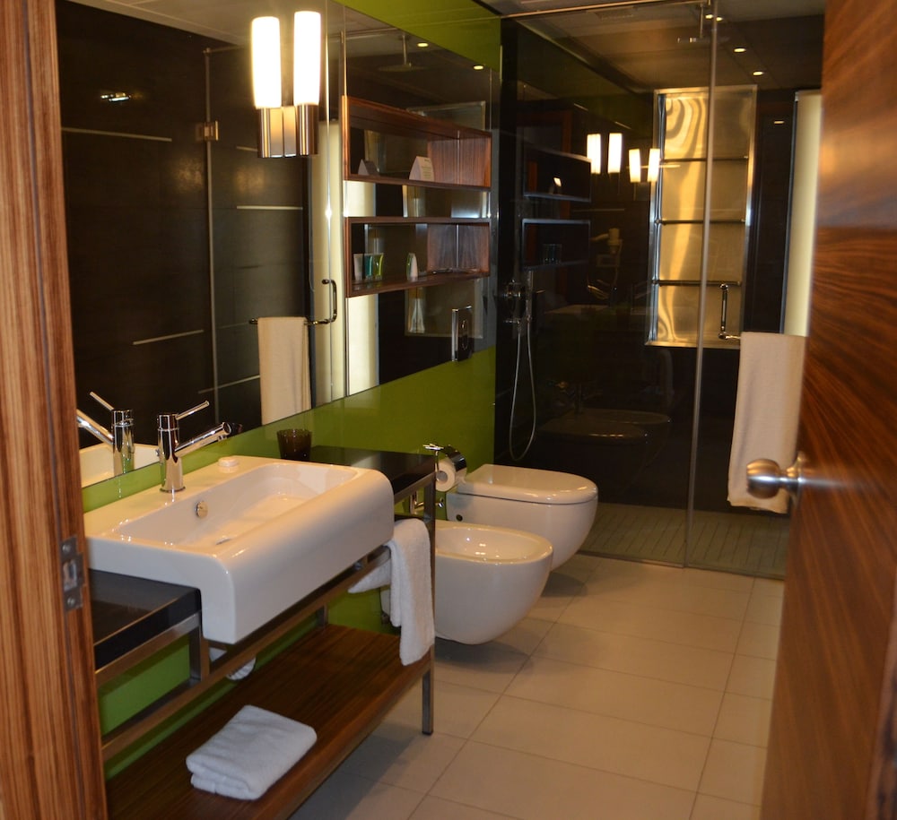 Warwick Stone 55 Hotel Beirut 27/41