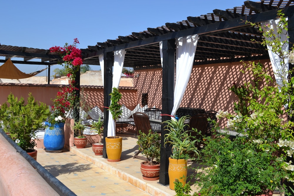 Riad Bayti 53/56