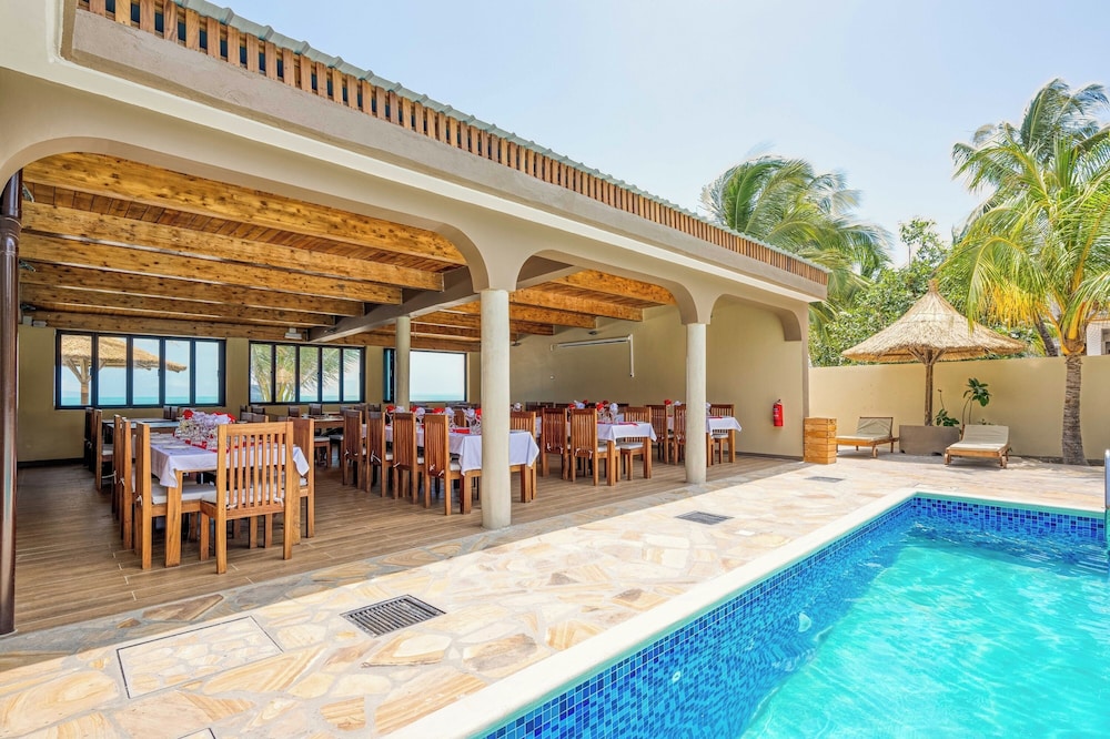Blackstone Beach Resort 19/40