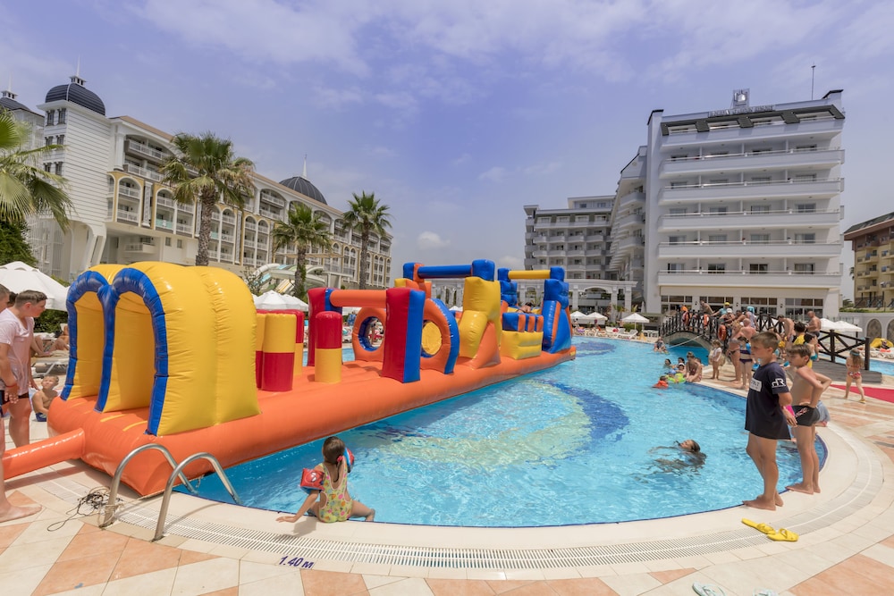 Holiday Garden Resort 28/40