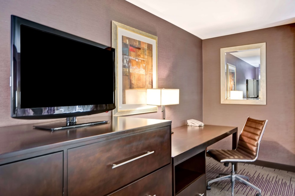 Doubletree Hotel Downtown Wilmington Legal 40/60