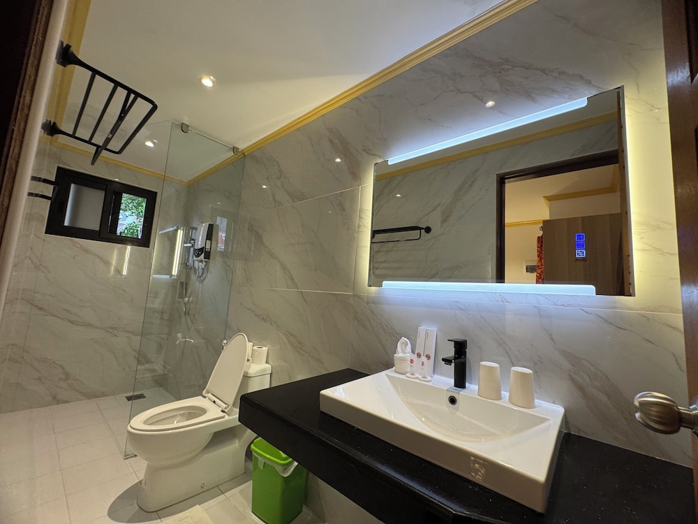 Alona Vida Beach Resort 57/64