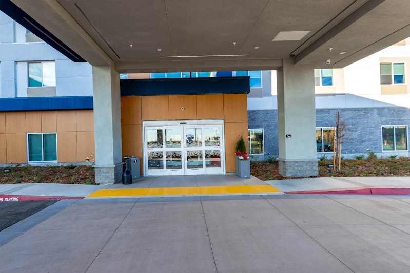 Hampton Inn Selma Ca 48/58