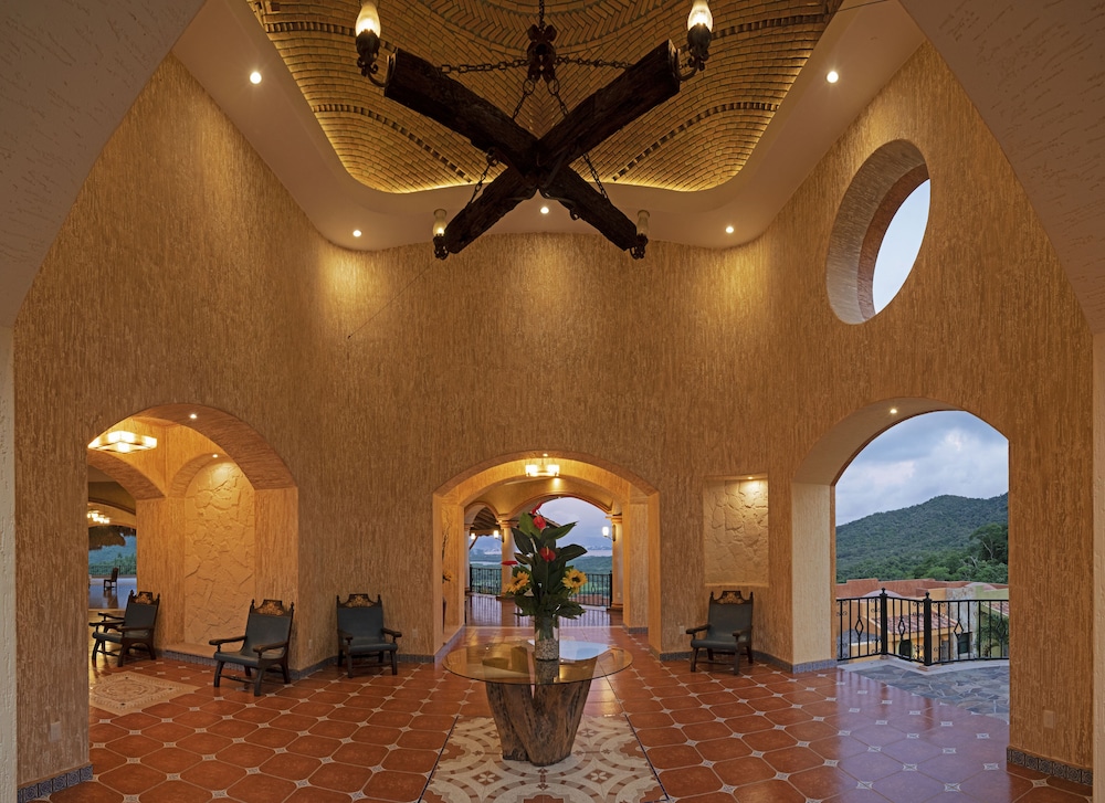 El Corazon Resort 2/48