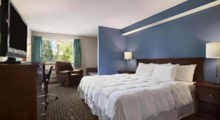 Days Inn Lacey Olympia Area 12/19