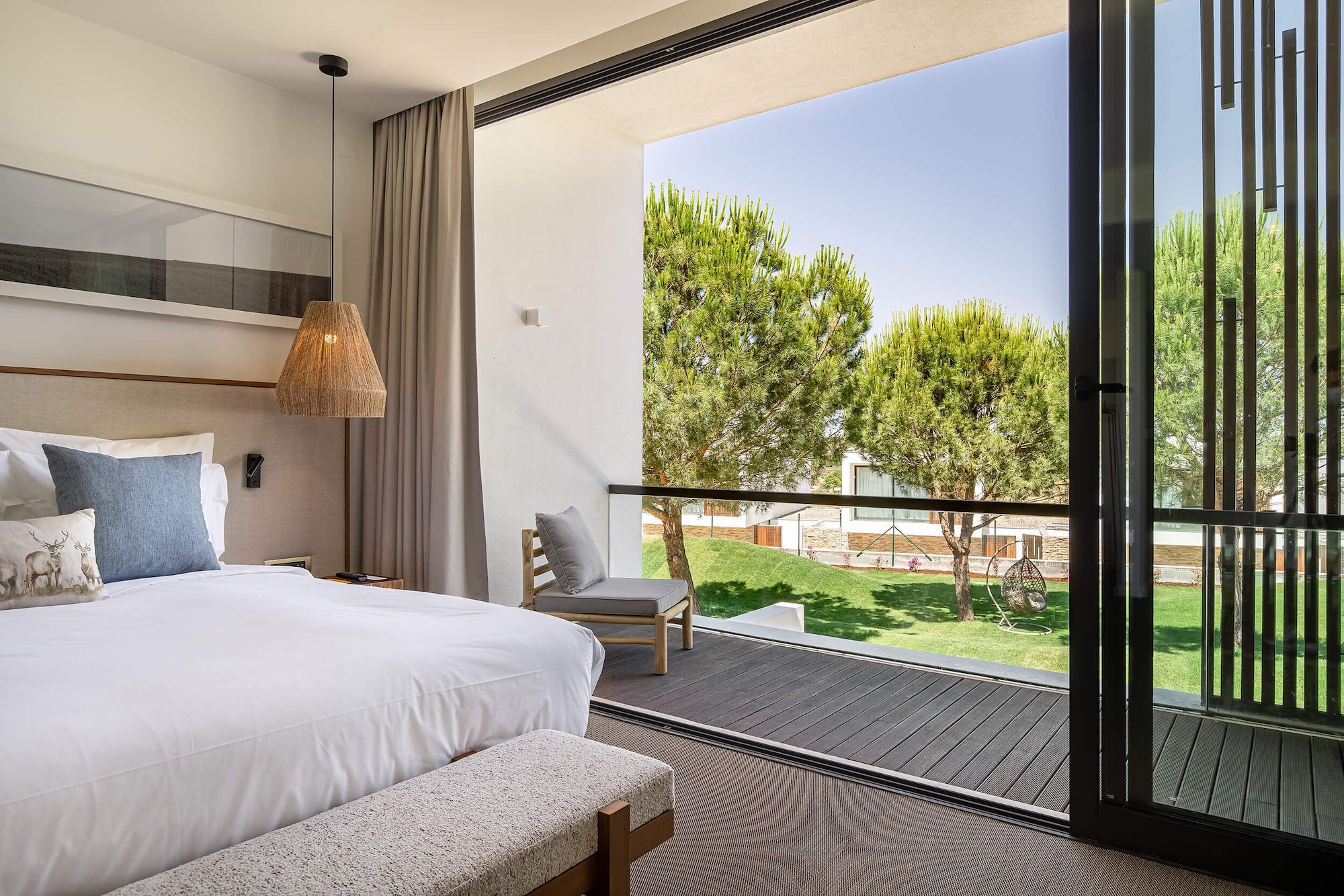 Room, Double Bed, Garden and Pool View, Balcony