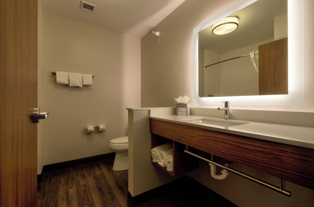 Holiday Inn Express and Suites Onalaska - La Crosse Area 71/71
