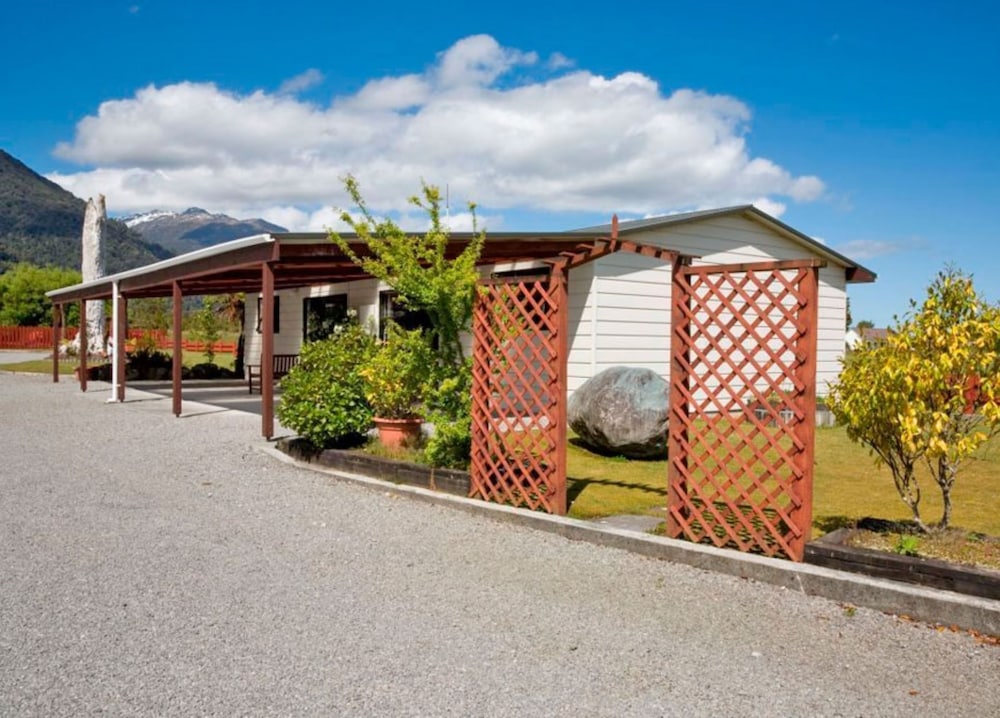Lake Matheson Motel 40/53