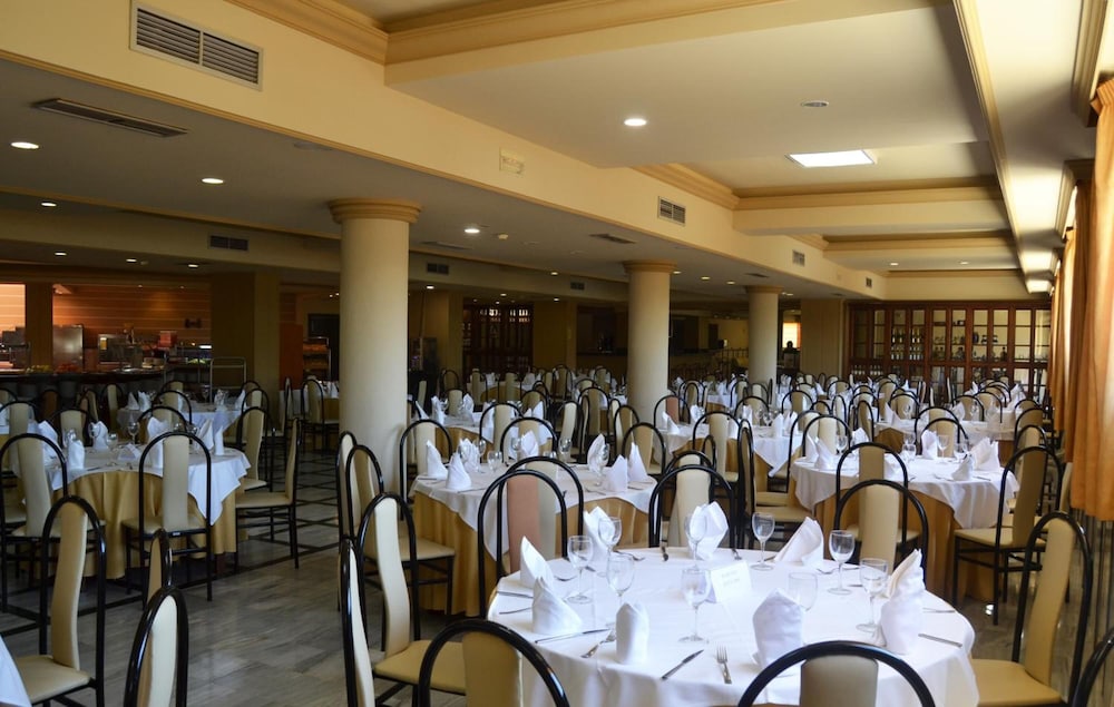 Hotel Reyes Ziries 48/63