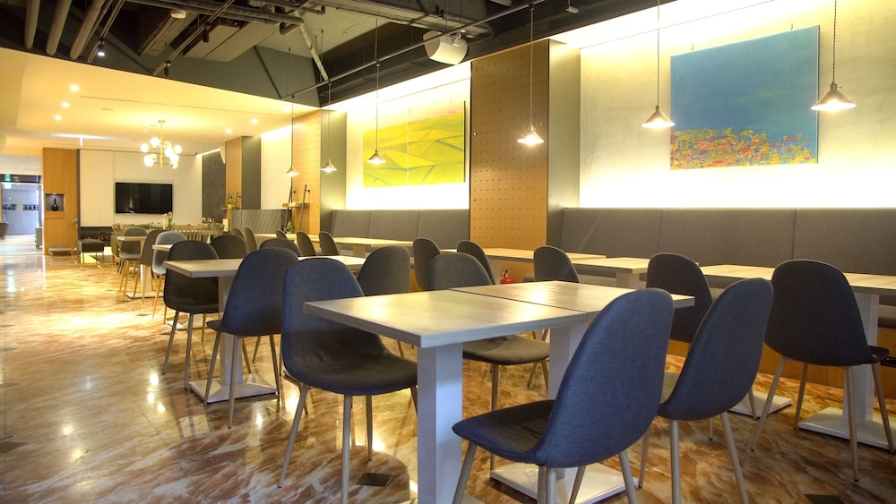 Hub Hotel 52/57