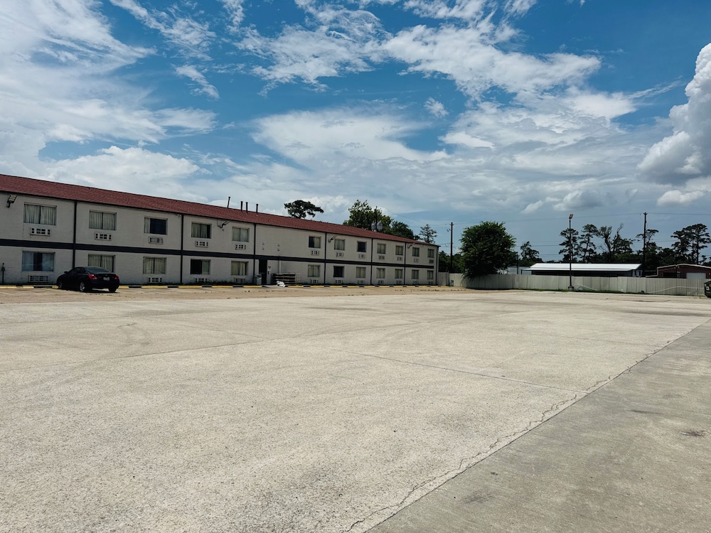 SureStay by Best Western Channelview 32/37