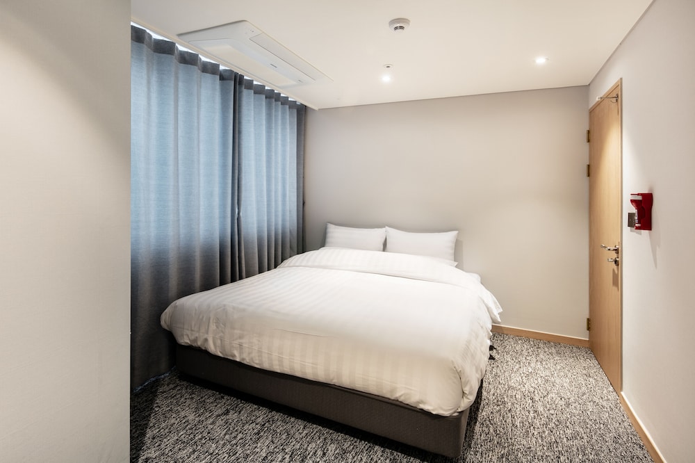 Signature, Suite, Queen Bed