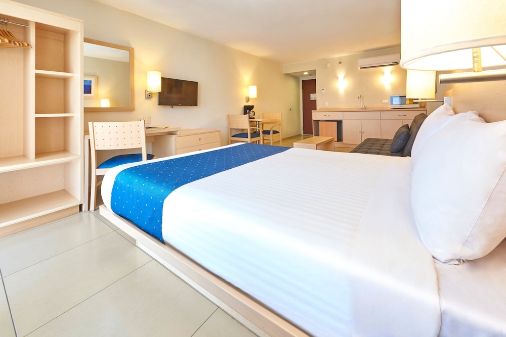 Room, Queen Bed