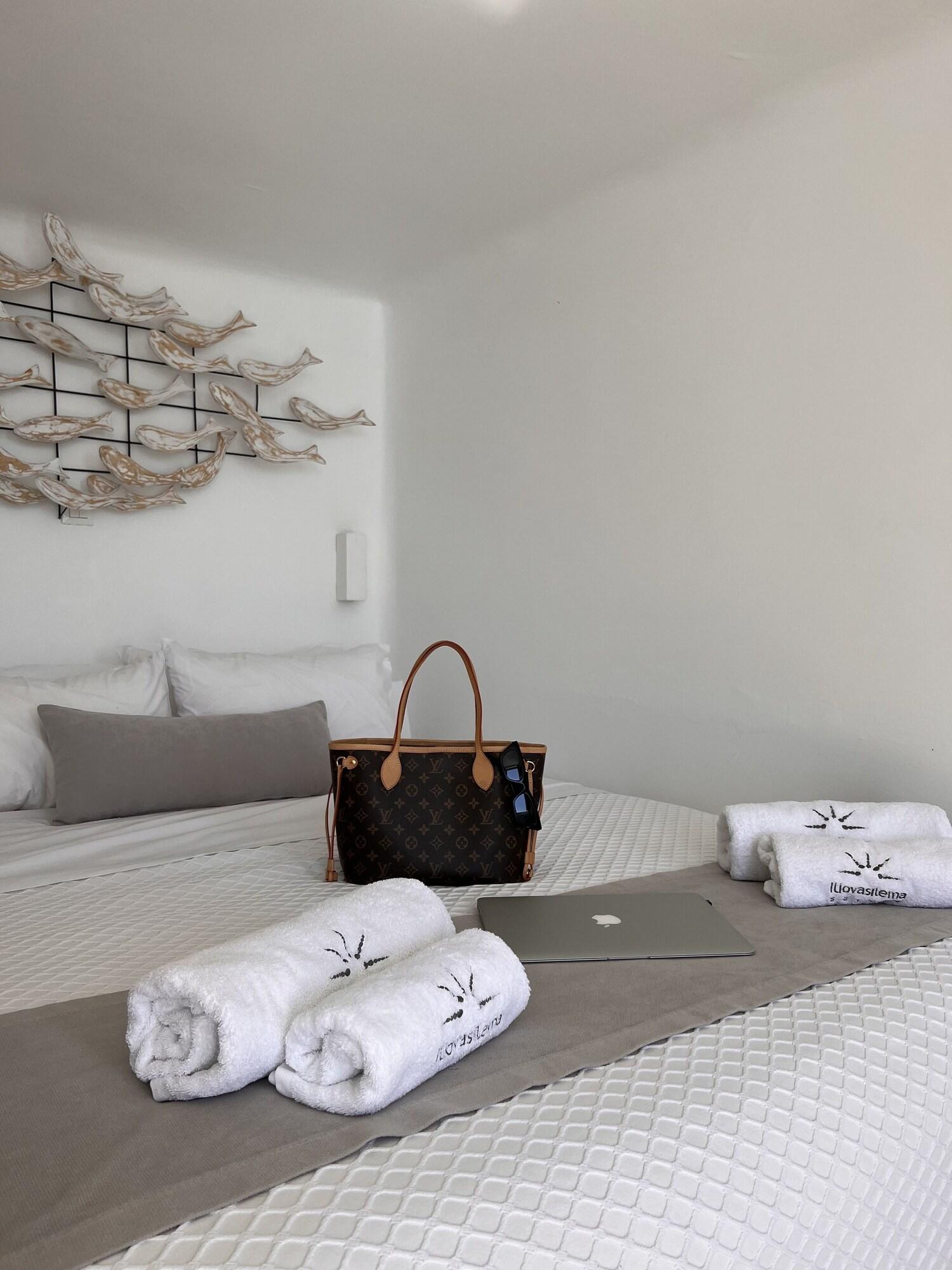 Junior Suite, Caldera View, Jetted Tub