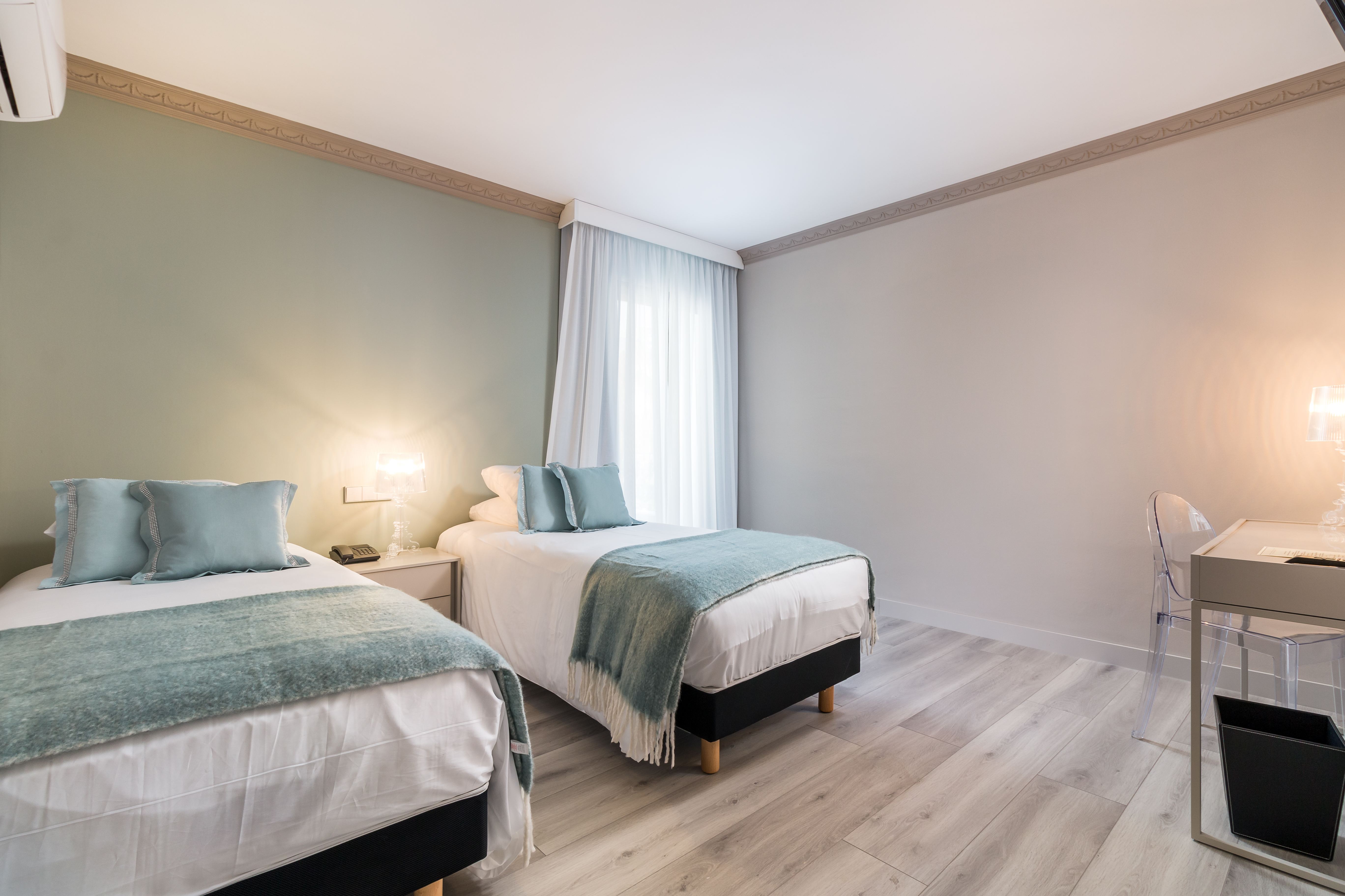 Room, Single, Double Bed, Sea View