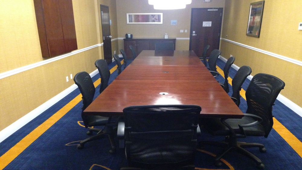 Holiday Inn Express Hotel And Suites Columbia Univ Area Hwy 63 62/63