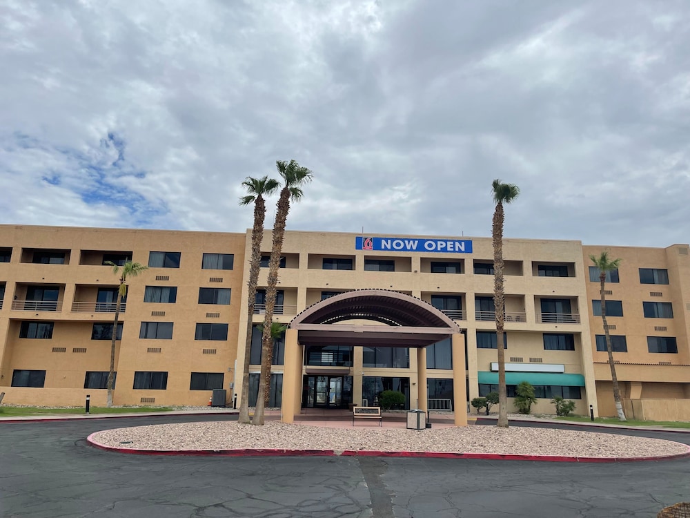 Studio6 Suites Lake Havasu City AZ in LAKE HAVASU - AZ