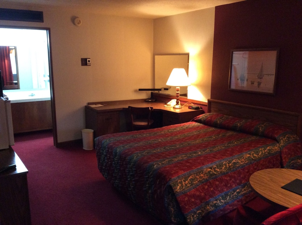 HomeTown Inn By OYO - Liberal, KS 8/27