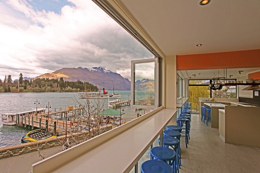 Absoloot Queenstown Backpackers 37/50